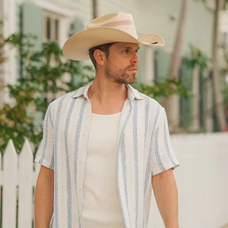 Dustin Lynch  | Blue Gate Theatre | Shipshewana, Indiana